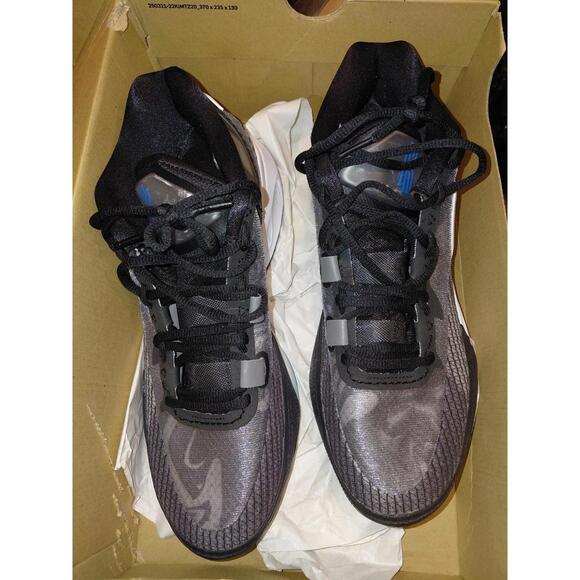 Nike Other - Nike kyrie 8 basketball shoes size 11